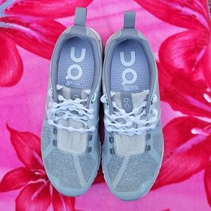 On Cloud Terry silver women's size 7.5